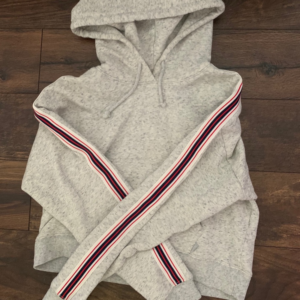 ARITZIA TNA cropped hoodie